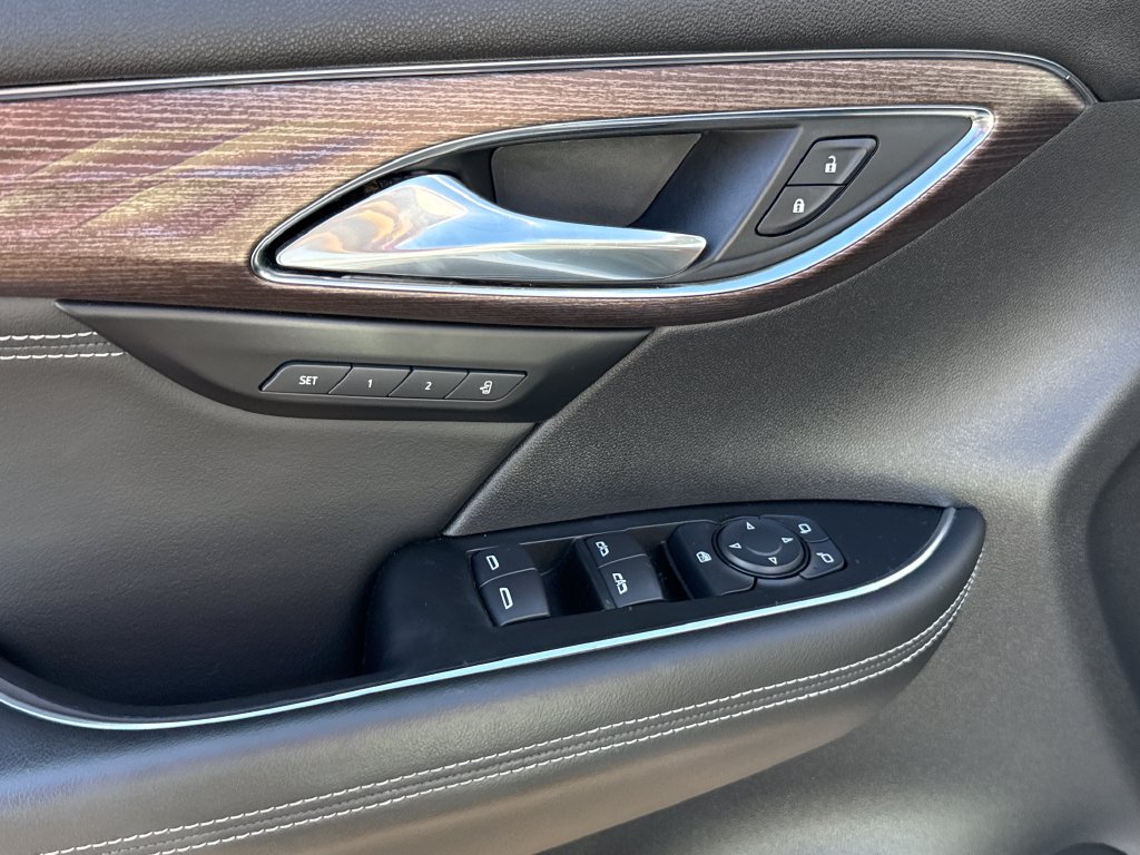 Certified 2022 Buick Envision Avenir w/ Technology Package II AWD/4WD image 14