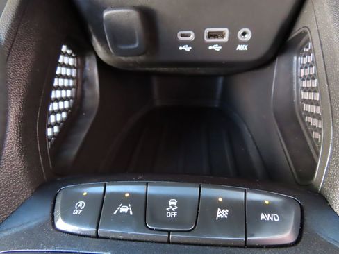 Used 2023 Chevrolet TrailBlazer LT w/ Convenience Package AWD/4WD image 8
