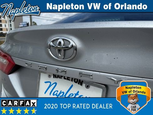 Used 2018 Toyota Camry LE image 9