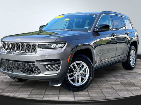 Certified 2025 Jeep Grand Cherokee Laredo X w/ Luxury Tech Group I AWD/4WD image 13