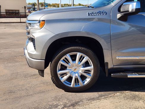 Used 2024 Chevrolet Silverado 1500 High Country w/ High Country Premium Package image 9