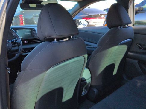 Used 2025 Hyundai Elantra Sport image 19