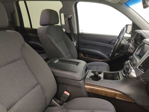 Used 2019 Chevrolet Suburban LS RWD image 21