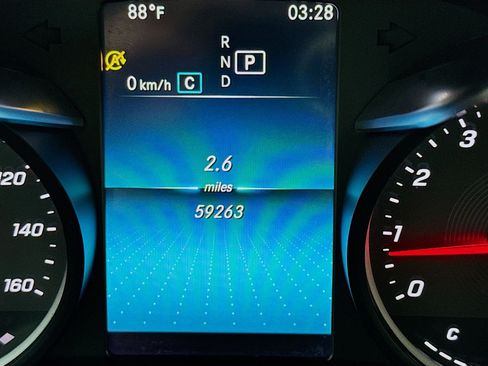 Used 2021 Mercedes-Benz GLC 300 w/ Premium Package image 8