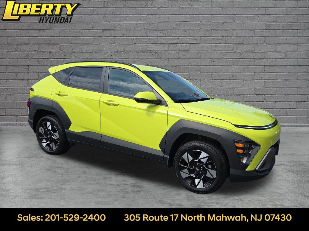 Certified 2024 Hyundai Kona SEL AWD/4WD image 2
