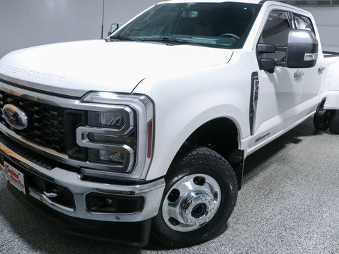 Used 2024 Ford F350 Lariat w/ Lariat Ultimate Package AWD/4WD image 33