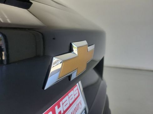 Used 2025 Chevrolet Trax LT w/ LT Convenience Package FWD image 10