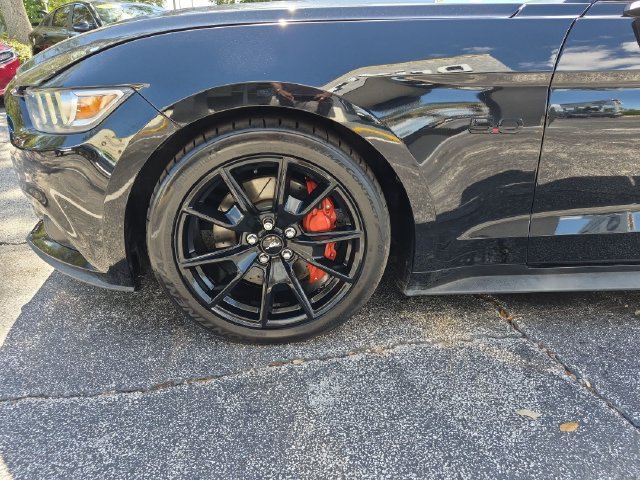 Used 2017 Ford Mustang GT w/ Black Accent Package RWD image 26