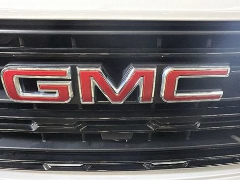 Used 2025 GMC Sierra 1500 Elevation w/ Preferred Package AWD/4WD image 8