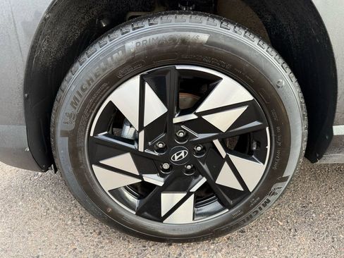 Used 2024 Hyundai Kona SEL image 12