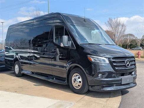 Used 2024 Mercedes-Benz Sprinter 3500 image 3