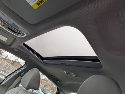 Used 2025 Hyundai Elantra SEL image 12