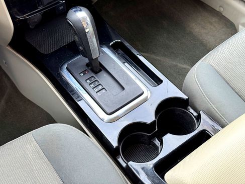 Used 2011 MAZDA Tribute i Sport image 25