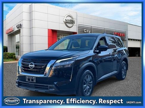 Certified 2024 Nissan Pathfinder SV image 8
