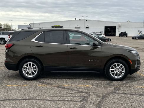 Certified 2024 Chevrolet Equinox LT w/ LPO, Floor Liner Package FWD image 5