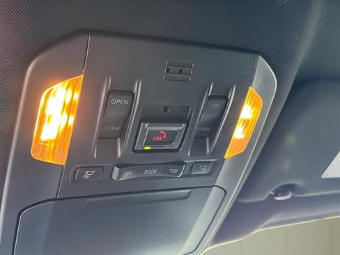 Used 2022 Toyota Highlander XSE image 22