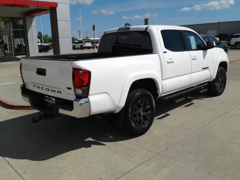 Used 2022 Toyota Tacoma SR5 image 7