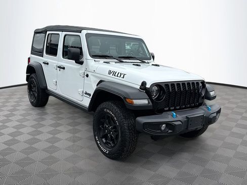 Used 2023 Jeep Wrangler Unlimited w/ Cold Weather Group image 4