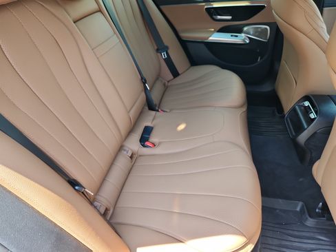 Used 2024 Mercedes-Benz E 350 4MATIC Sedan image 18
