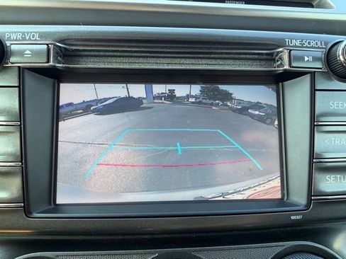 Used 2015 Toyota RAV4 LE FWD image 18
