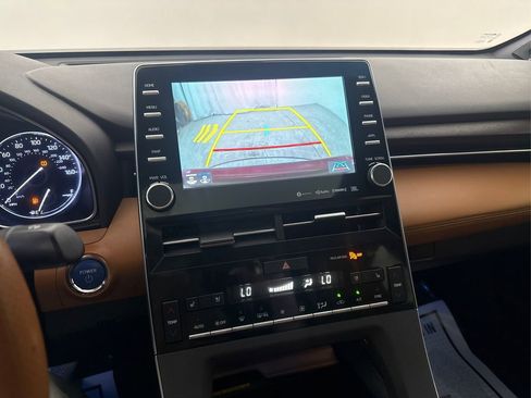 Used 2019 Toyota Avalon Limited FWD image 39