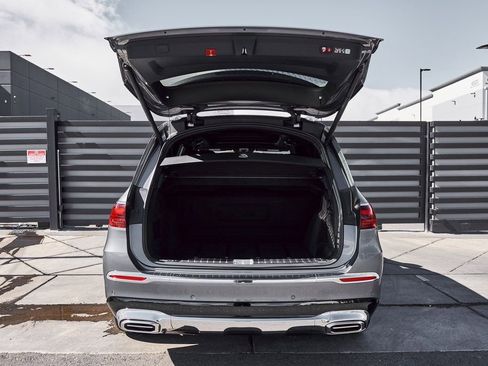 Used 2025 Mercedes-Benz Maybach GLS 600 4MATIC image 18