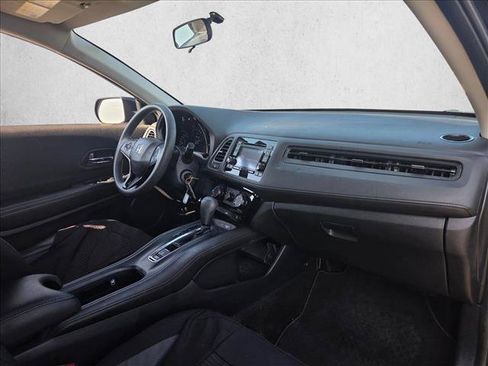 Used 2022 Honda HR-V LX image 16