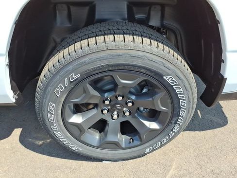 New 2026 RAM 1500 Express AWD/4WD image 4