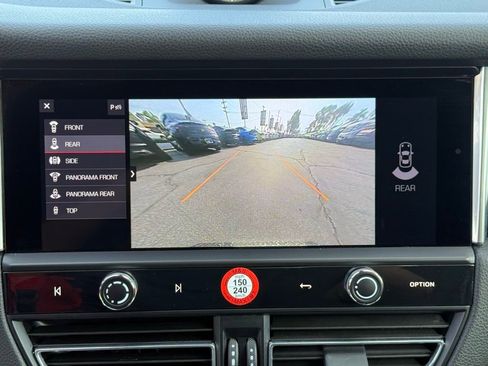 Used 2025 Porsche Macan image 27