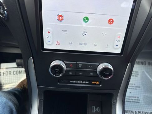 Used 2024 Ford Edge SEL w/ Convenience Package image 16