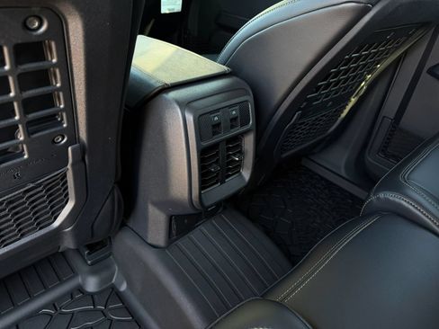 Used 2026 Ford Bronco Badlands AWD/4WD image 30