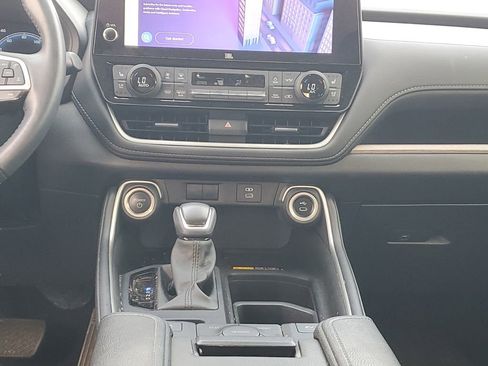 Used 2024 Toyota Grand Highlander Limited image 23