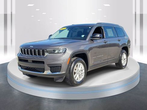 Used 2023 Jeep Grand Cherokee L Laredo RWD image 3