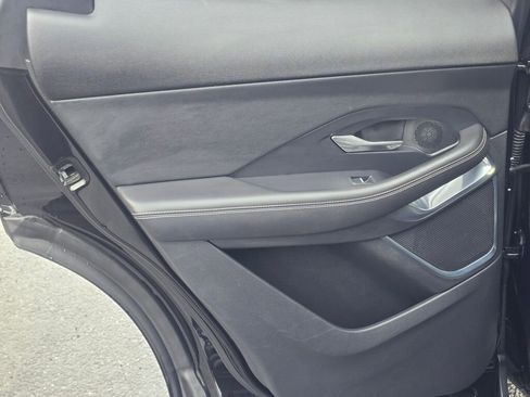 Used 2018 Jaguar E-PACE R-Dynamic HSE image 32