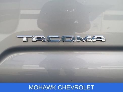 Used 2021 Toyota Tacoma TRD Sport w/ Technology Package AWD/4WD image 31