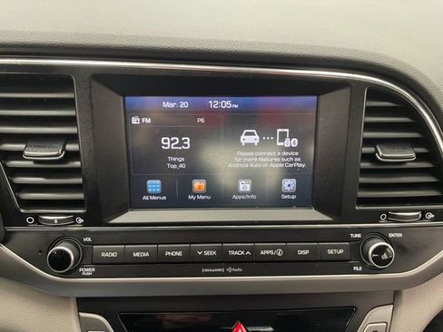 Used 2018 Hyundai Elantra SEL image 3