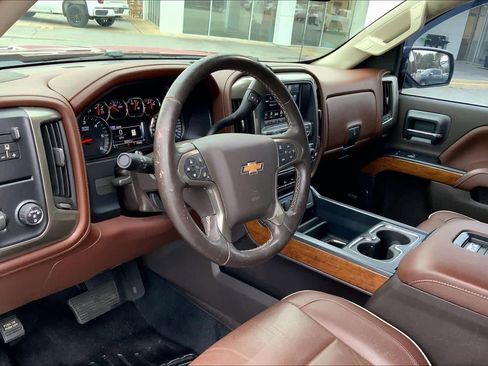 Used 2018 Chevrolet Silverado 1500 High Country image 18