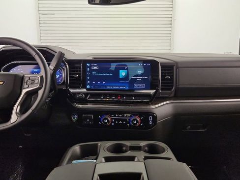 Used 2025 Chevrolet Silverado 2500 LT w/ All Star Edition image 14