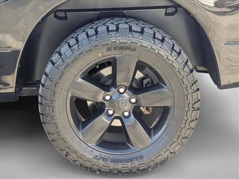 Used 2018 RAM 1500 Express w/ Black Ram 1500 Express Group image 5