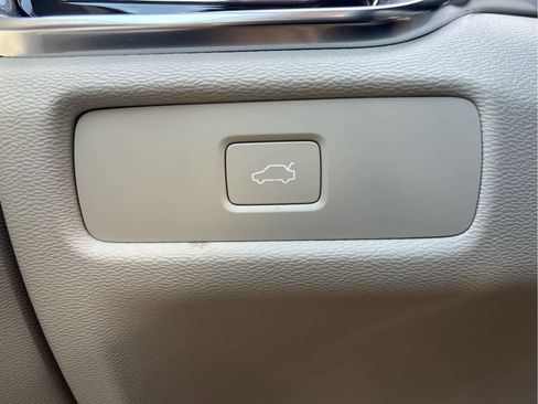Used 2025 Volvo S60 B5 Core FWD image 23