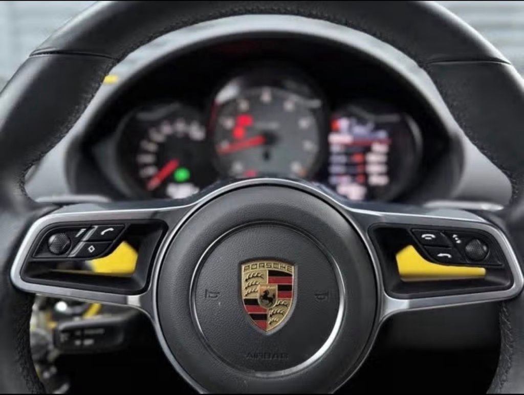 Used 2021 Porsche 718 Boxster S RWD image 15