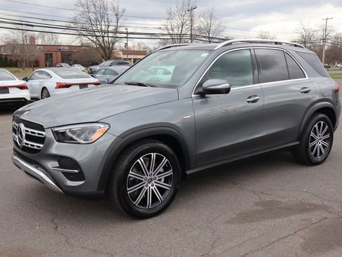 Used 2025 Mercedes-Benz GLE 450e 4MATIC image 1