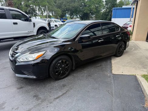 Used 2018 Nissan Altima 2.5 S w/ S Convenience Package FWD image 3