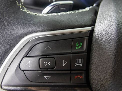 Used 2023 Jeep Grand Cherokee L Laredo image 34