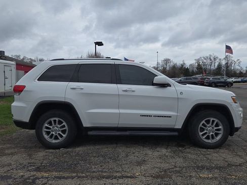 Used 2018 Jeep Grand Cherokee Laredo image 2