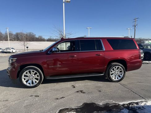 Used 2019 Chevrolet Suburban Premier image 4