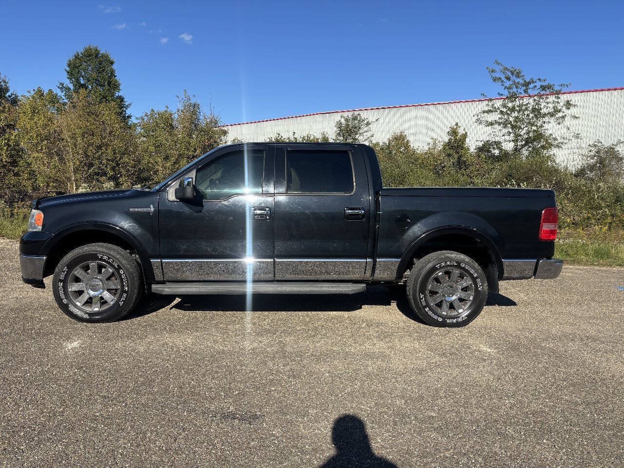 Used 2006 Lincoln Mark LT 4x4 image 2