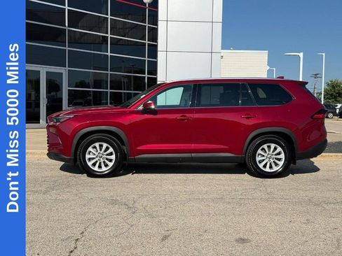 Used 2025 Toyota Grand Highlander AWD image 6