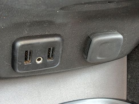 Used 2017 Chevrolet Malibu LT w/ Leather Package image 22