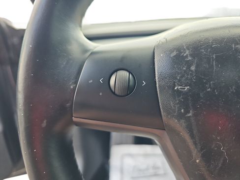 Used 2018 Tesla Model 3 Mid Range RWD image 14